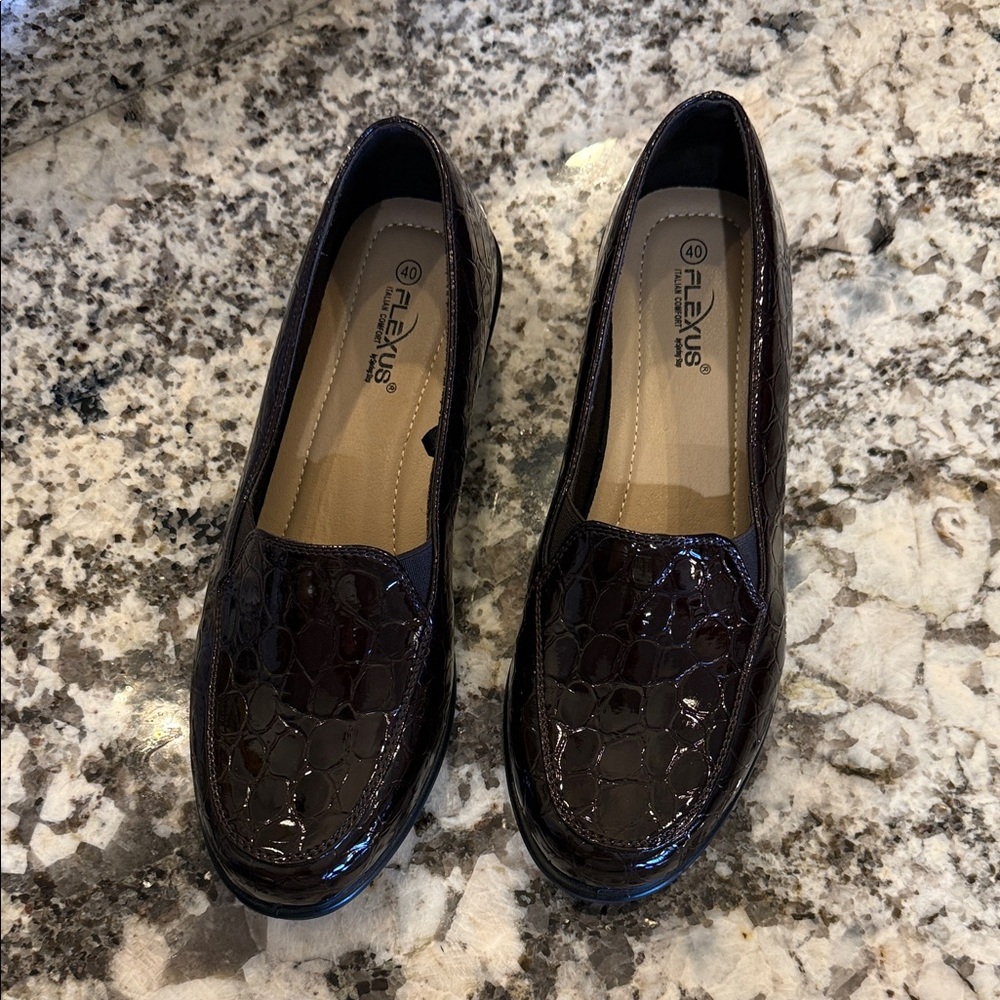 Flexus Brown Slip on Loafers Women’s 8